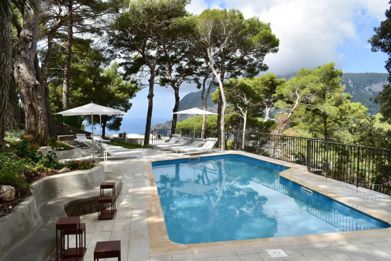 Scopri di più sull'articolo Capri in Primavera: Il fascino dell’isola durante la stagione dei fiori