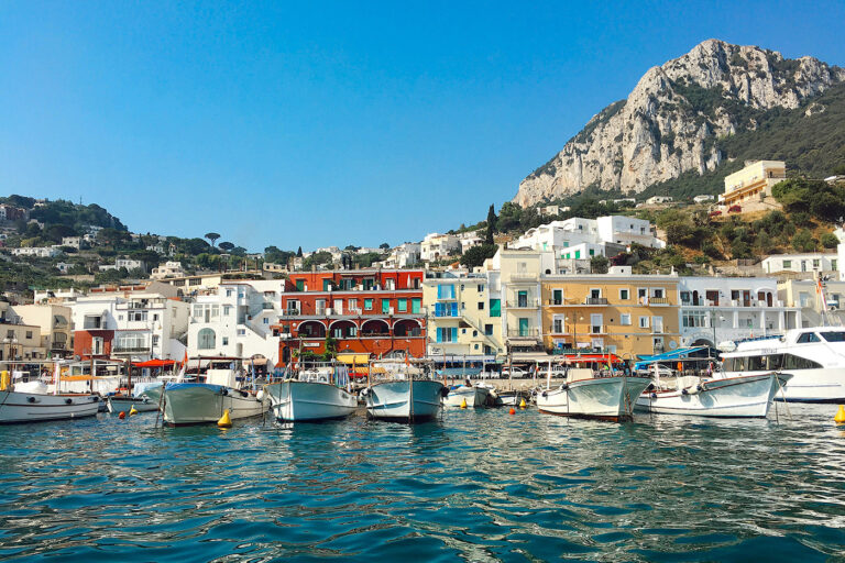 Scopri di più sull'articolo Le vie dello shopping di Capri: un viaggio nella dolce vita caprese