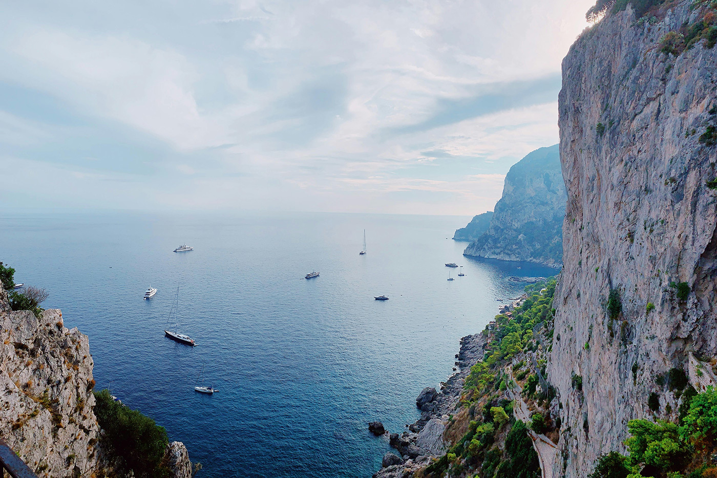 Al momento stai visualizzando “CAPRI. Beyond the Horizon” – L’arte contemporanea conquista l’isola il 18 settembre 2025